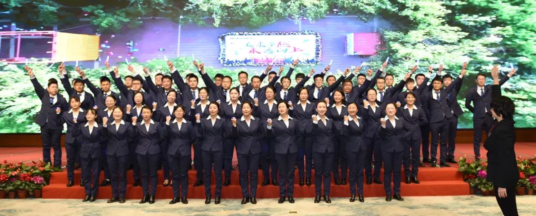 忘我拼搏，相信我們會創(chuàng)造奇跡！